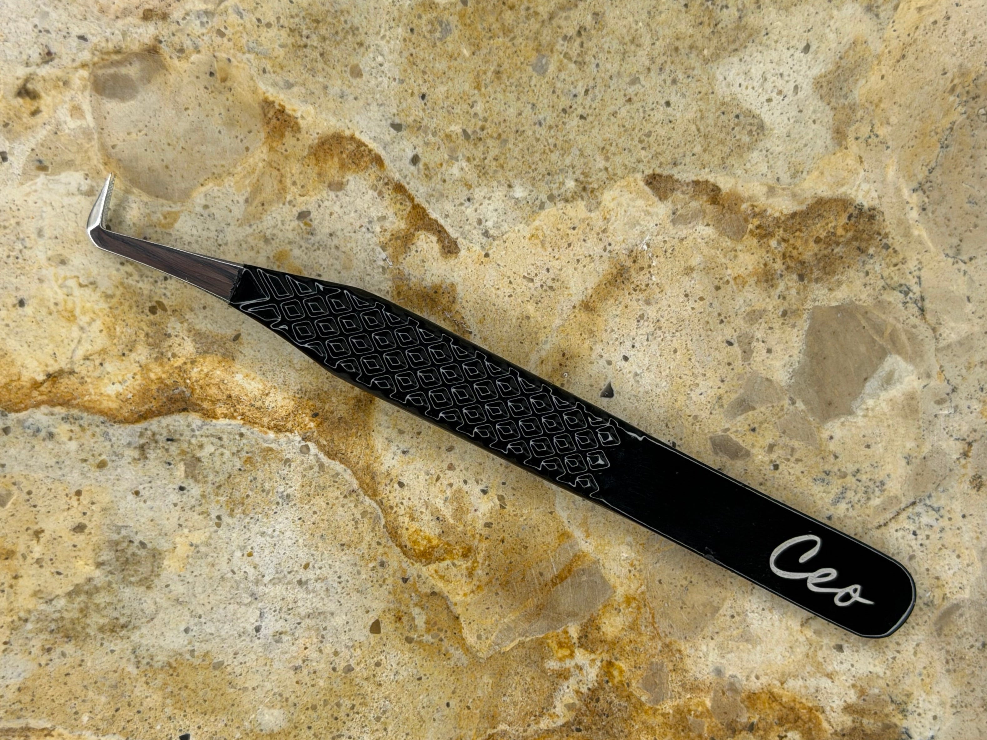 Ceo | 90 Degree Fiber TIp 90 degree Boot Tweezer | Black